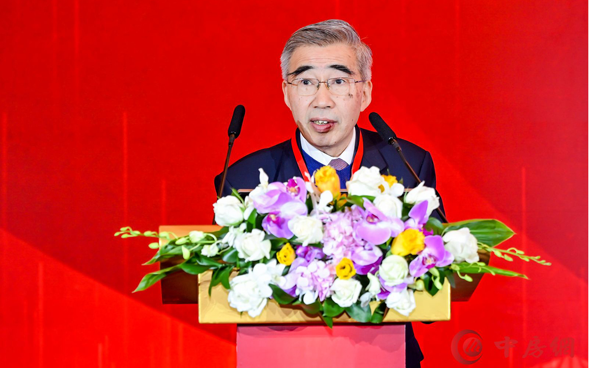 中国房地产业协会会长冯俊致辞