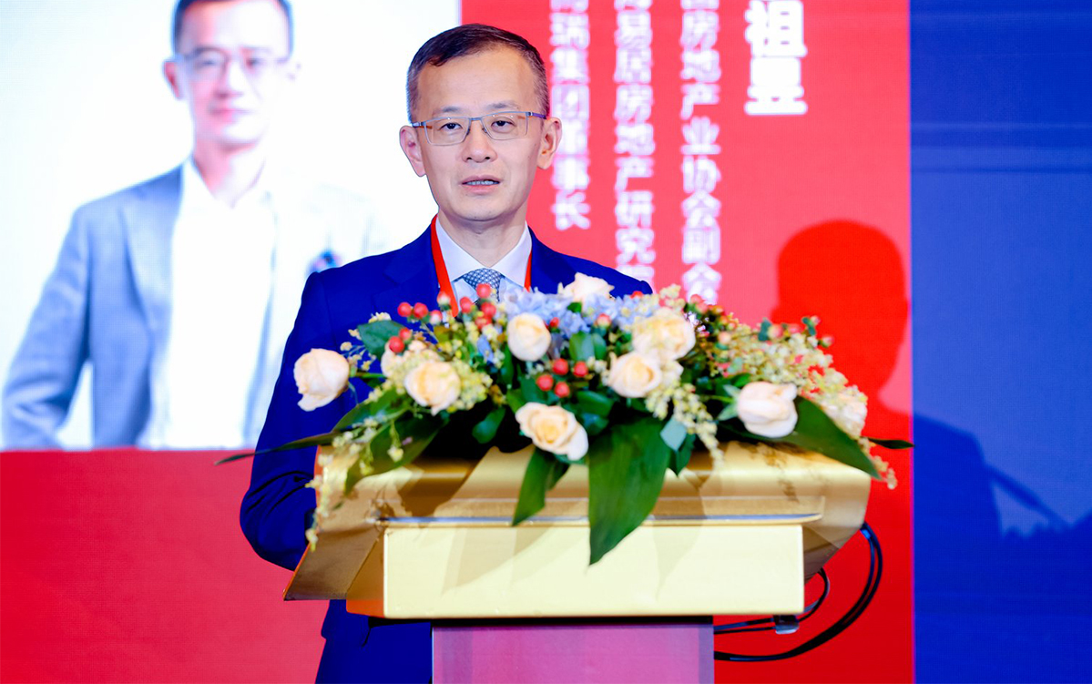 丁祖昱发布2025房地产TOP500测评研究成果